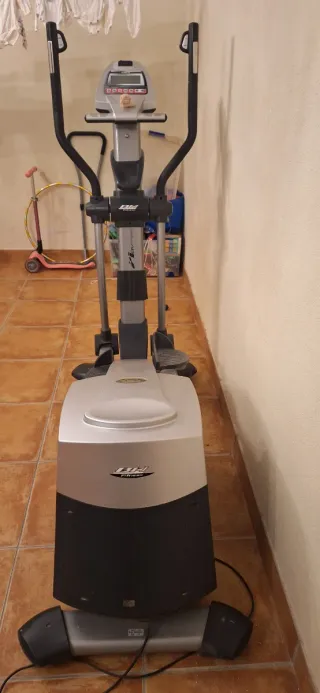 Bicicleta Elíptica BH Iridium