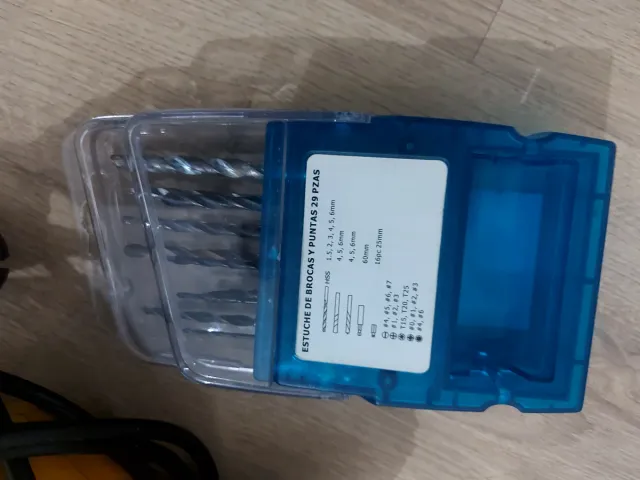 Taladro Kraft Tech ID13Q-K con brocas