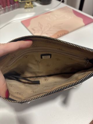 Bolso Guess Negro con Adornos Brillantes