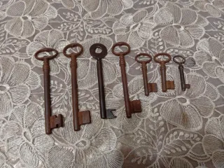 Set 8 Chiavi Antiche Forgiate
