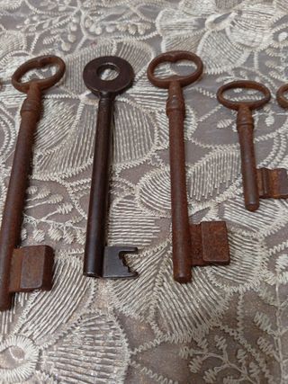 Set 8 Chiavi Antiche Forgiate