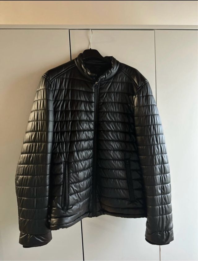 Piumino nero trapuntato