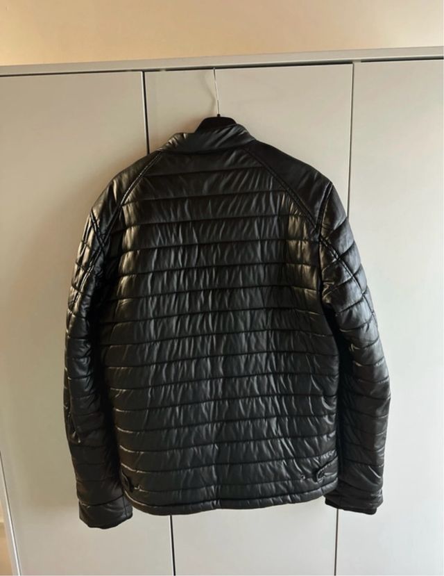 Piumino nero trapuntato