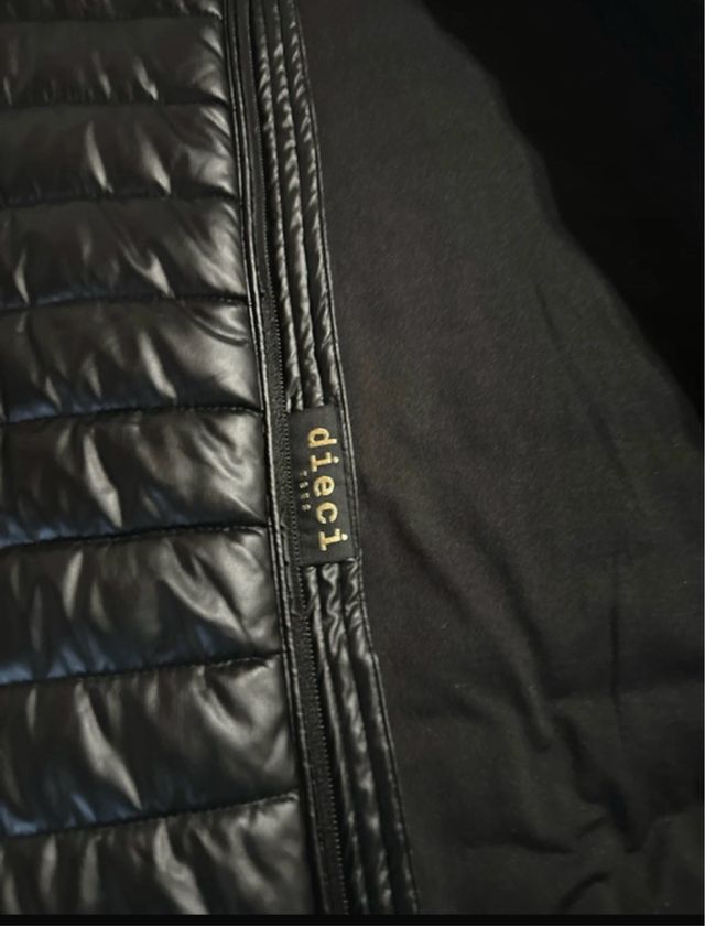 Piumino nero trapuntato