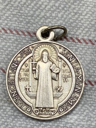 Medalla San Benito Plata