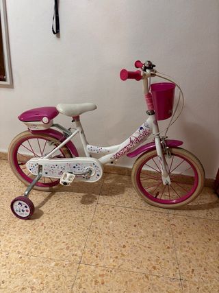 Bici niña con cesta, maletero y ruedines