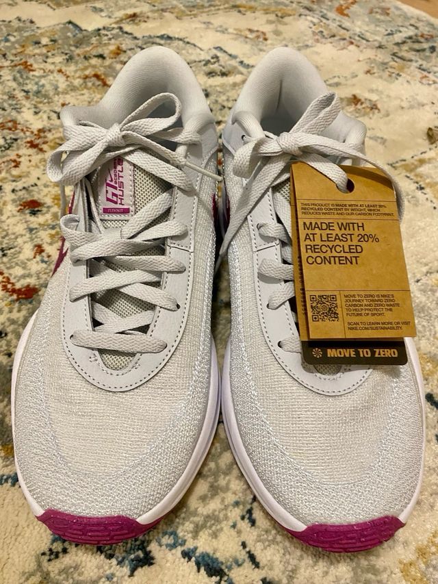 Sneakers Nike GT grigie e rosa inutilizzate