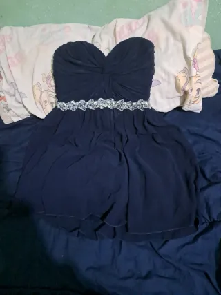 Vestido de fiesta azul con pedrería