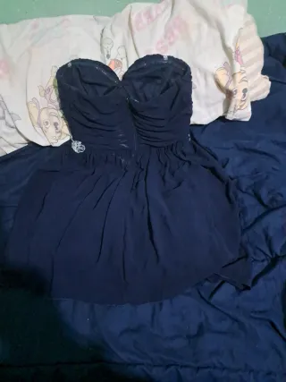 Vestido de fiesta azul con pedrería