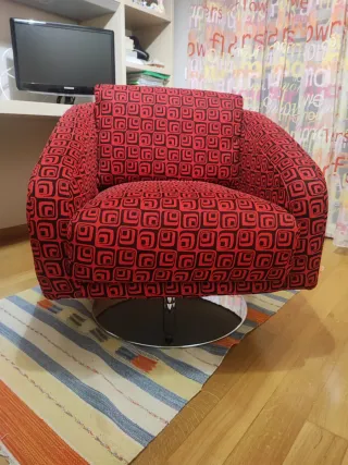 Poltrona Doimo Salotti rossa girevole