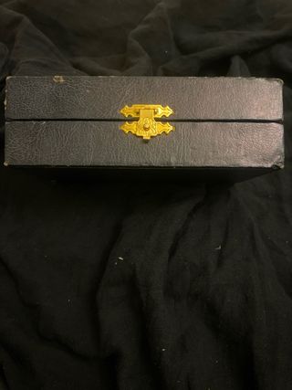 Scatola vintage con chiusura dorata