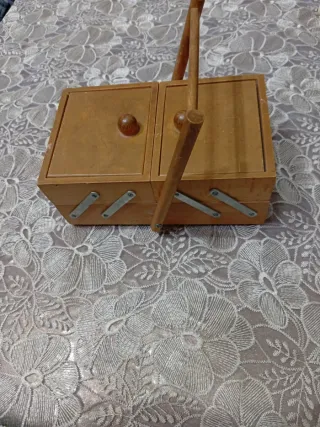 Cassetta cucito legno 2 livelli anni '70