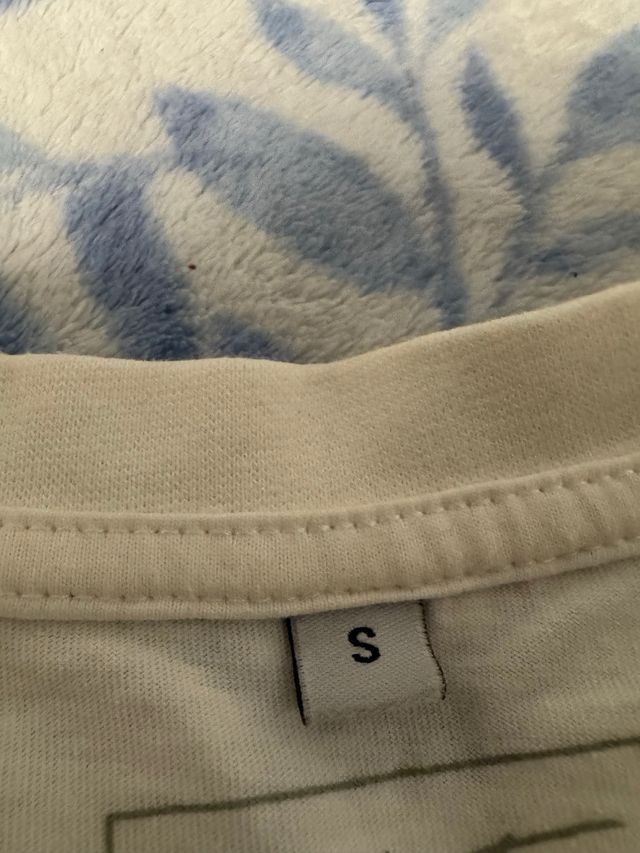 Camiseta Mister Tee Estampada Manos Orando