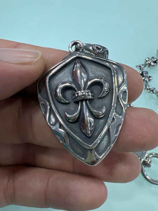 Catenina per pantaloni cromata a forma di cuori argentata