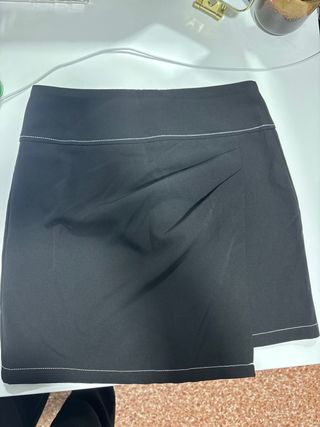 Falda Zara negra elegante