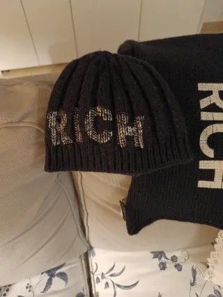 Sciarpa lana lunga 176 cm morbida scritta RICH