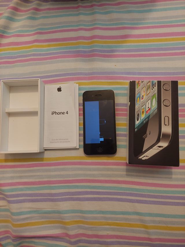 iPhone 4S nero e argento