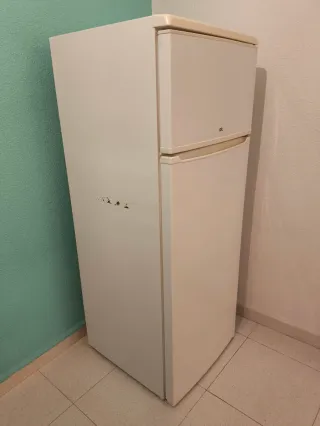 Nevera OK. blanca