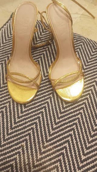 Sandalias Zara Doradas