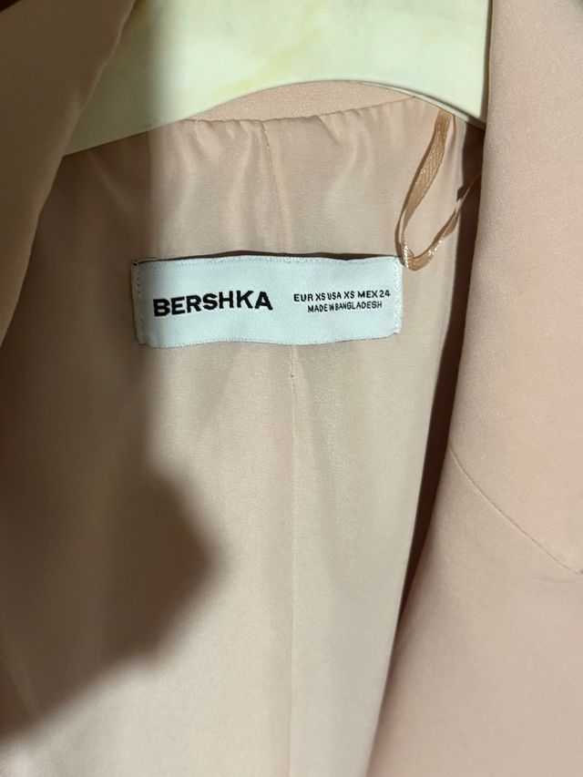 Blazer Bershka rosa palo