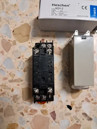 Relé Temporizador Heschen H3Y-2 24VDC