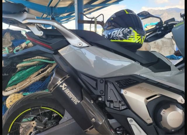 Tornillo antirrobo escape Honda Xadv