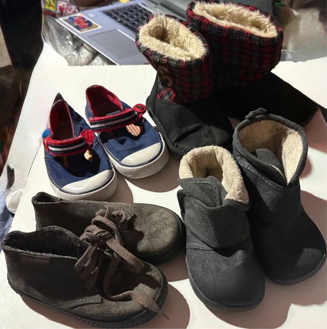 Lote Calzado Niño Talla 22