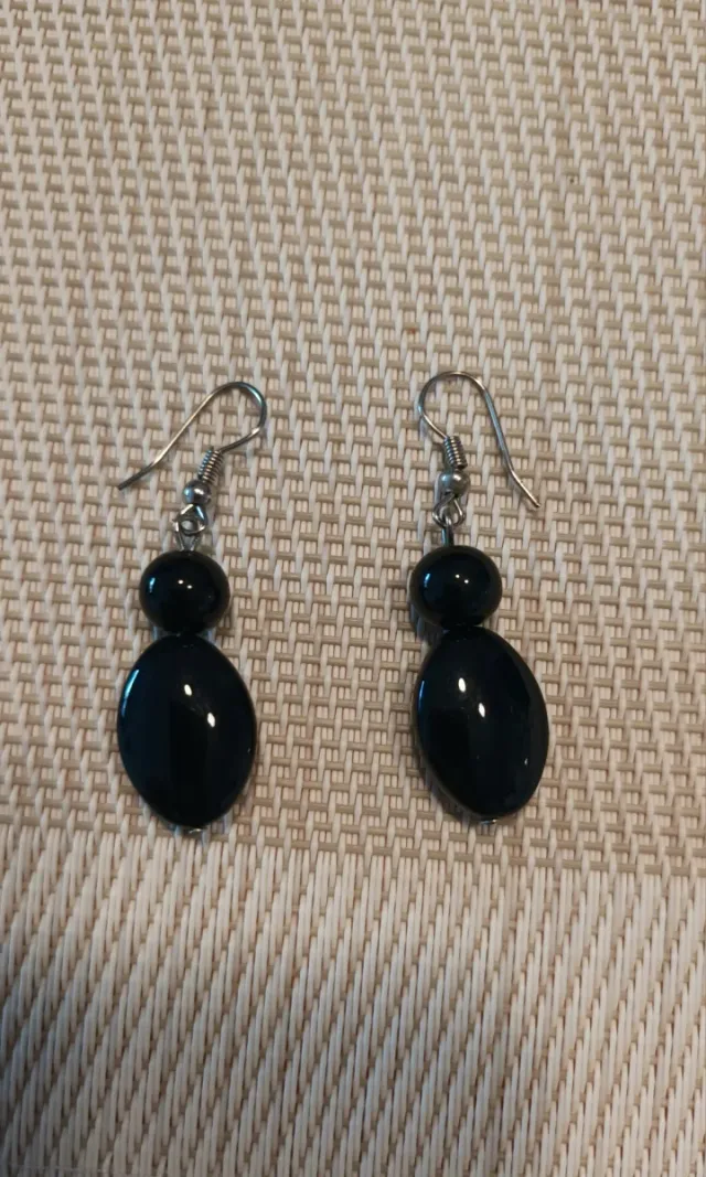 Pendientes de piedras negras