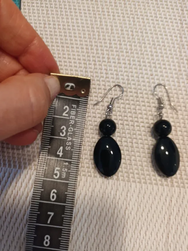 Pendientes de piedras negras