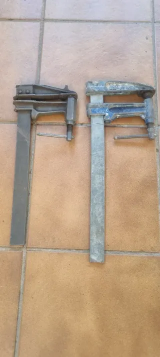 2 Sargentos/Prensillas de carpintero
