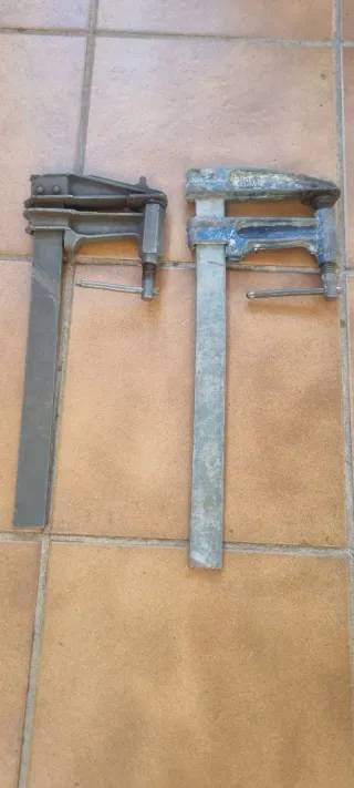 2 Sargentos/Prensillas de carpintero