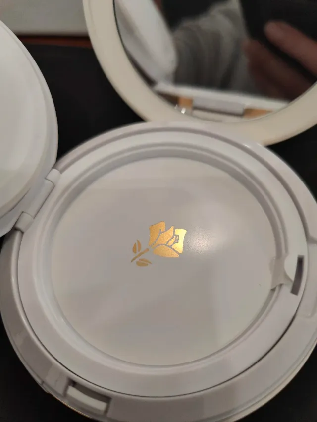 Lote Lancôme: Labial rojo, primer y corrector