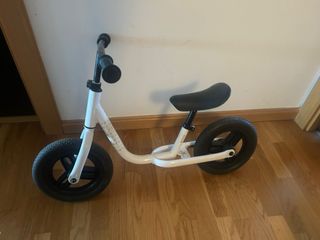 Bicicleta de equilibrio blanca para niños