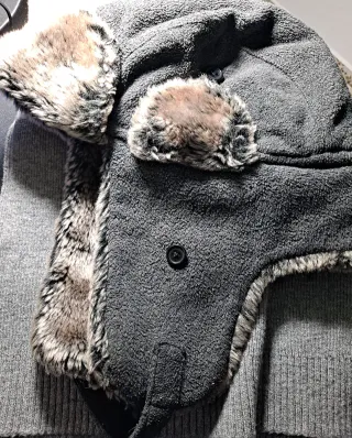 Bufanda Tommy Hilfiger + gorro ruso