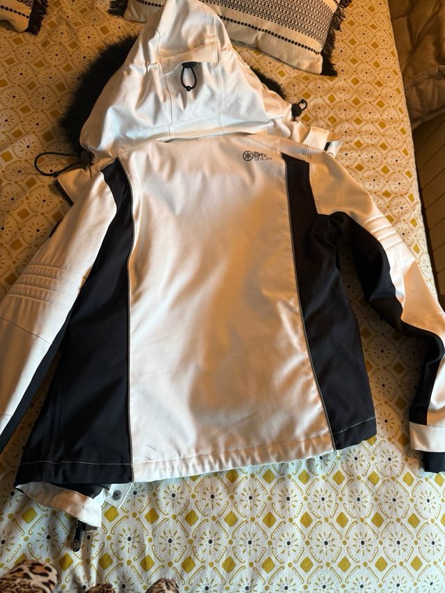 Chaqueta de esquí SUPERDRY con capucha