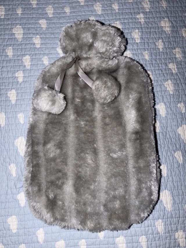 Assorbimento acqua calda grigia