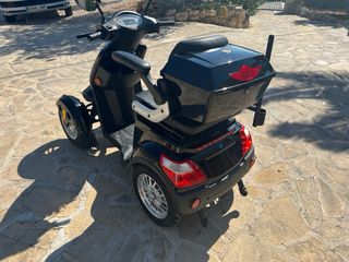 Scooter eléctrico 4 ruedas