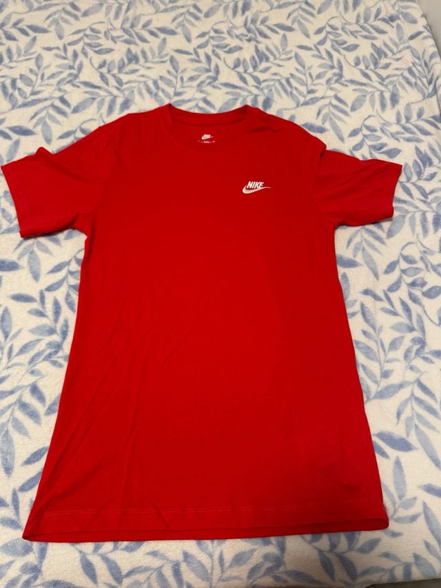 Camiseta Nike Básica Roja