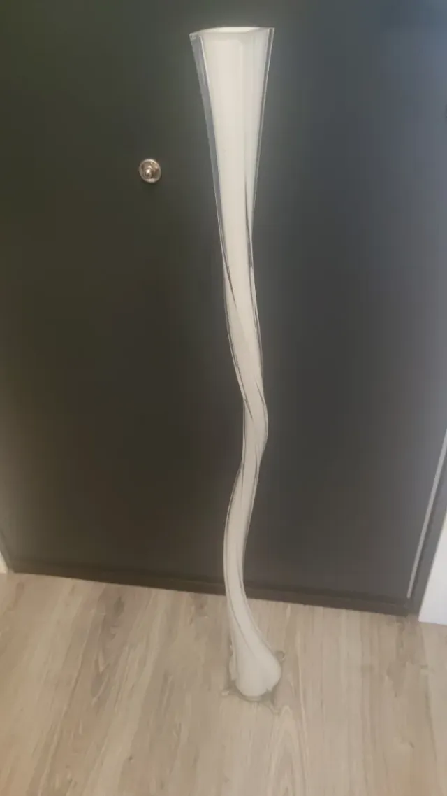 Jarrón alto de cristal blanco