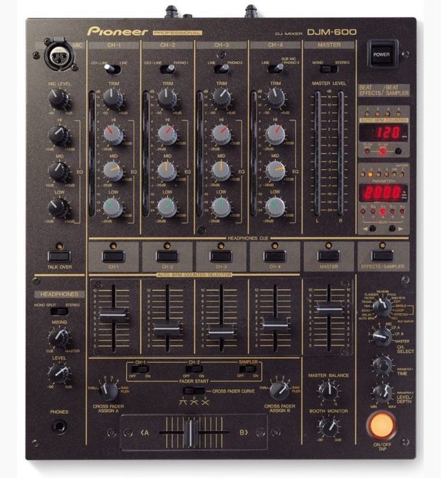 Mesa de mezclas Pioneer DJM-600 Negra