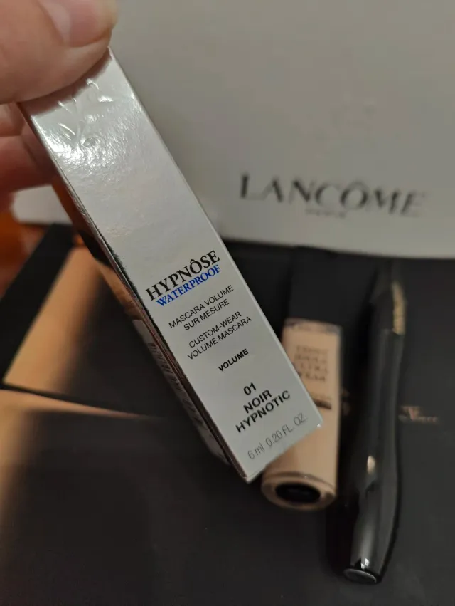 Lote Lancôme: concealer, máscara y labial