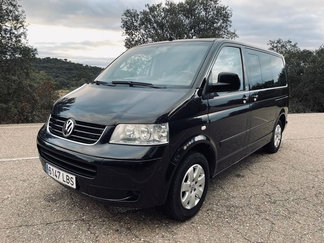 Volkswagen Multivan TDI 175 libro rev full extras