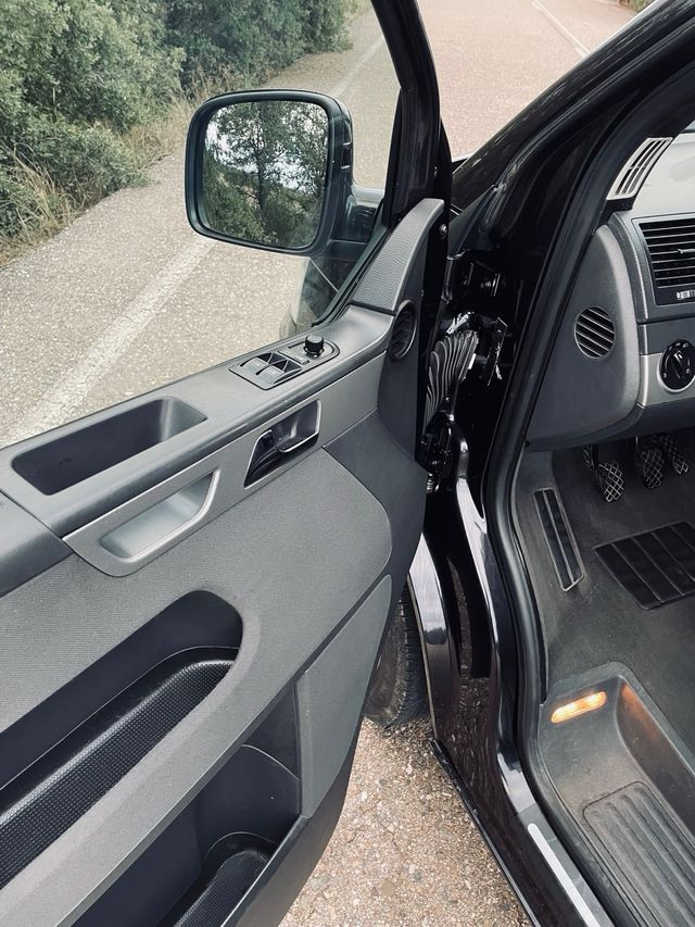 Volkswagen Multivan TDI 175 libro rev full extras