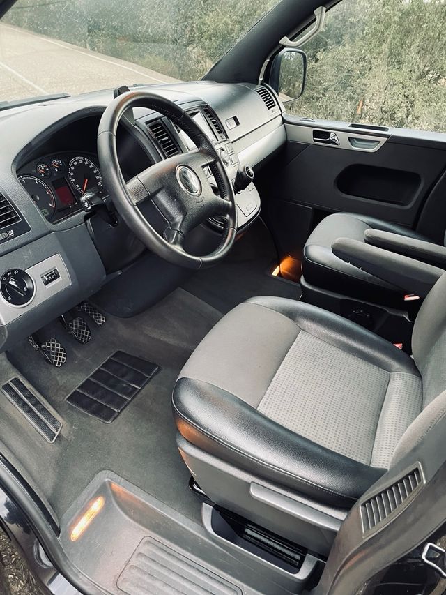 Volkswagen Multivan TDI 175 libro rev full extras