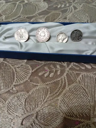 Lotto di n.4 monete in argento vintage