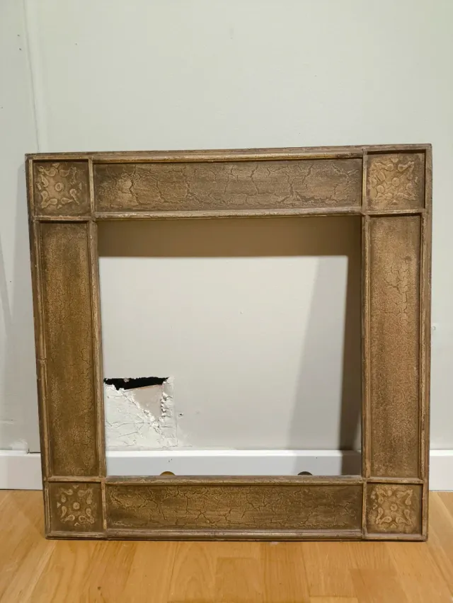 Marcos de madera con moldura de color gris