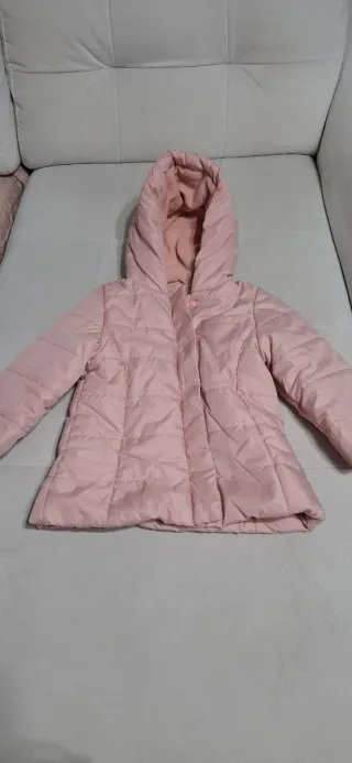 Blusão rosa acolchoado com capuz