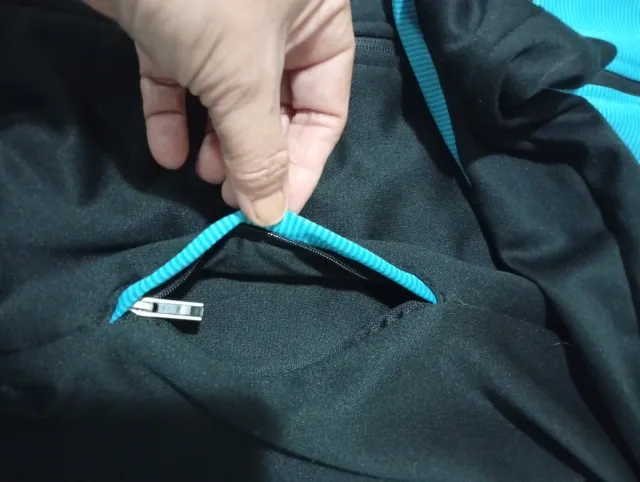 Sudadera Joma Unisex Negra y Turquesa