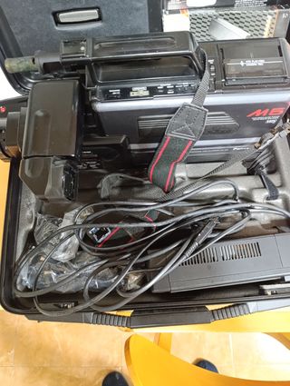 Panasonic  M5 Cámara de vídeo con su maleta