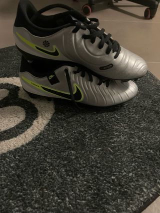 Botas de fútbol Nike Tiempo Talla 40